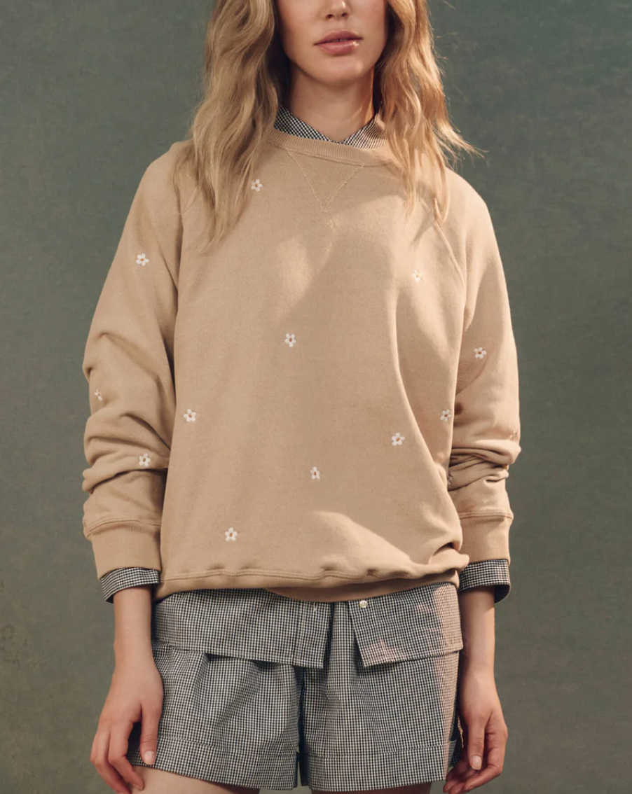 the slouch sweatshirt khaki with daisy embroidery