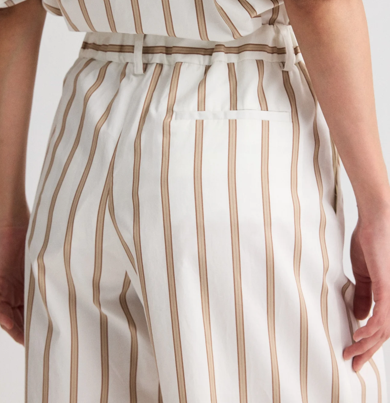 white / khaki hudson st pant in yarn dye super pop