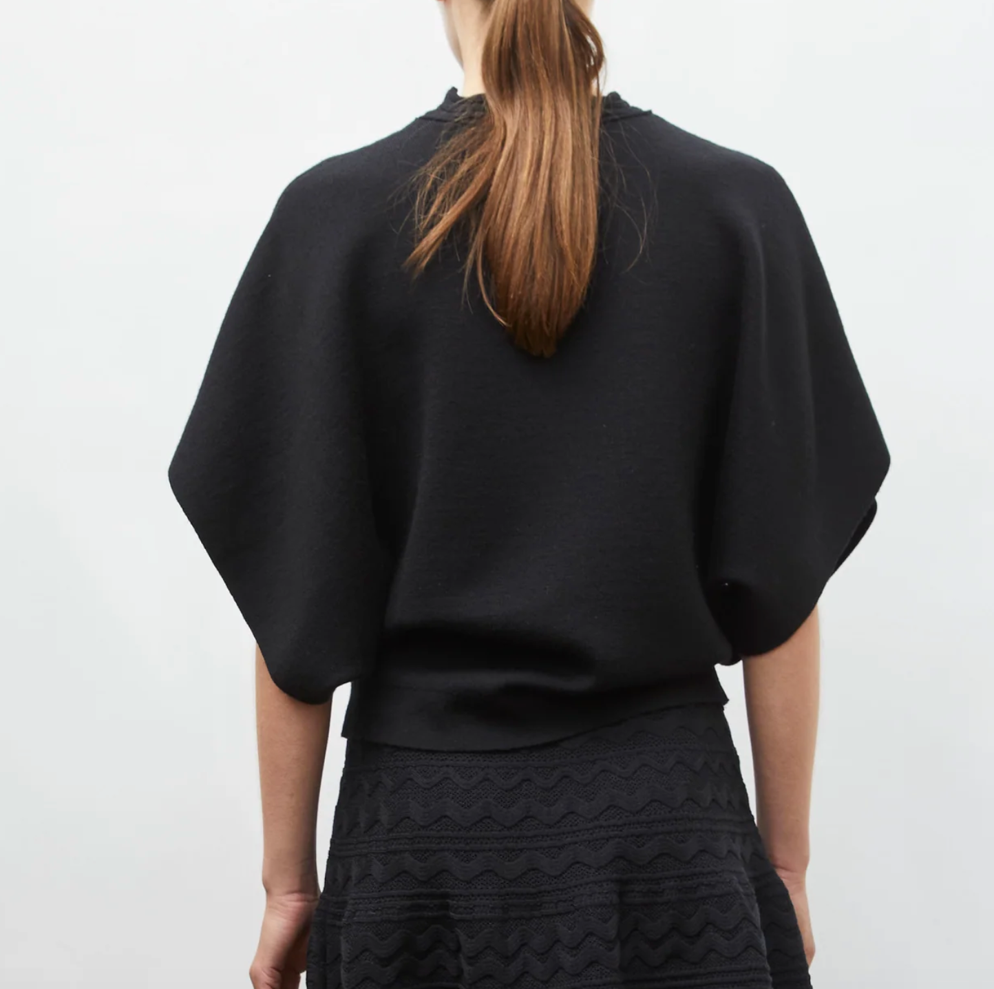 Fanta sleeveless knit top rick rack collar deep black