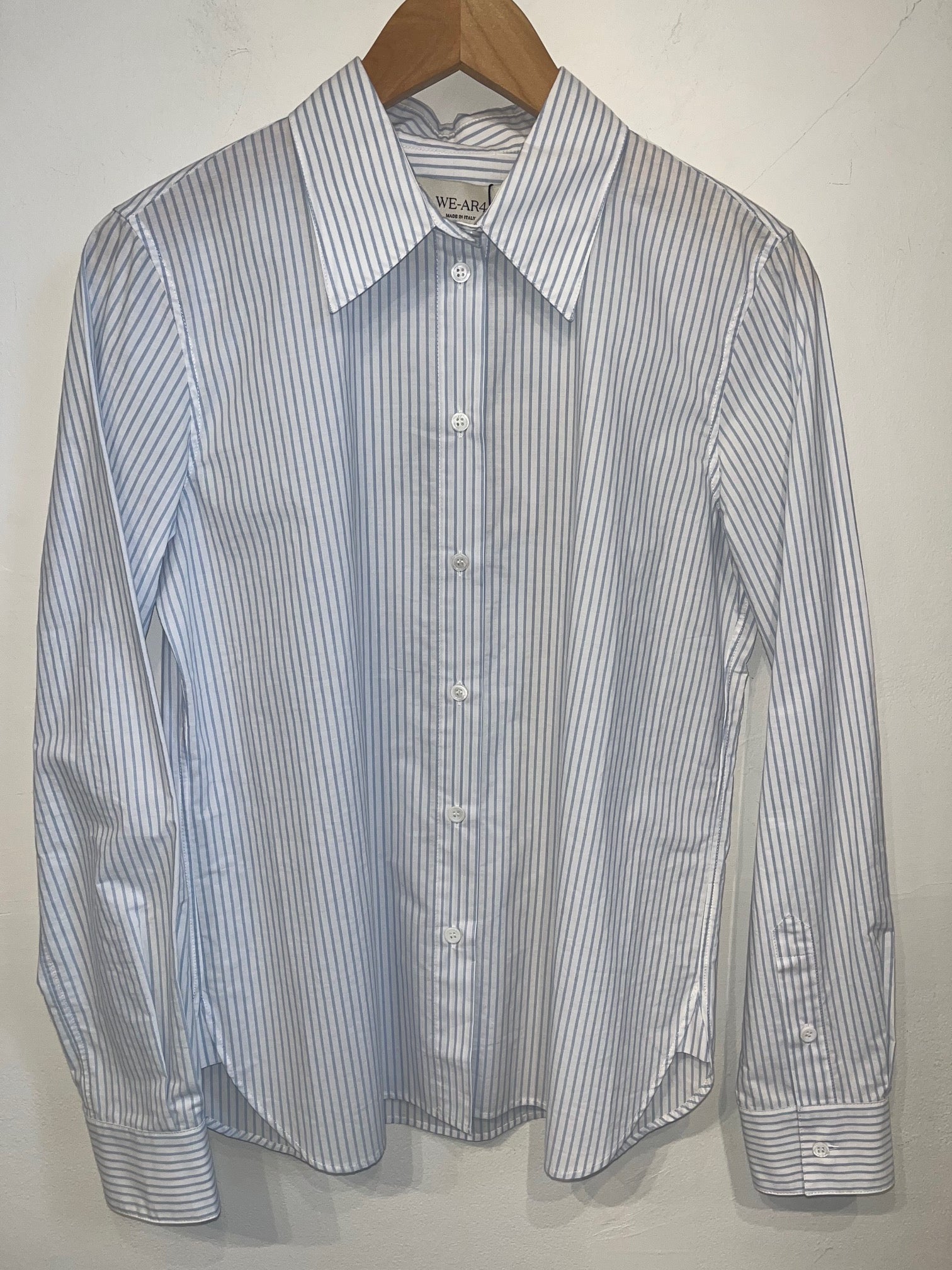 fitted collared shirt pale blue stripe