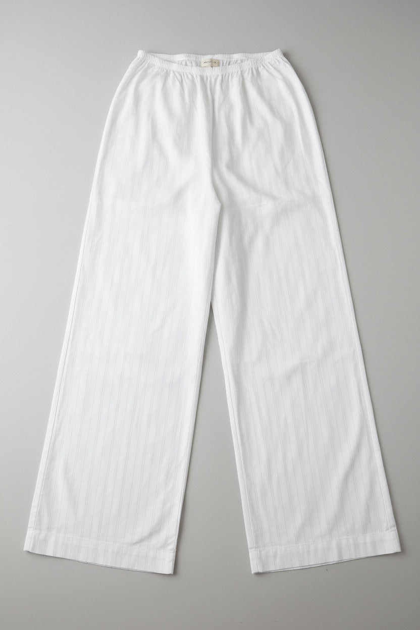 The eyelet pop simple crop pant powder