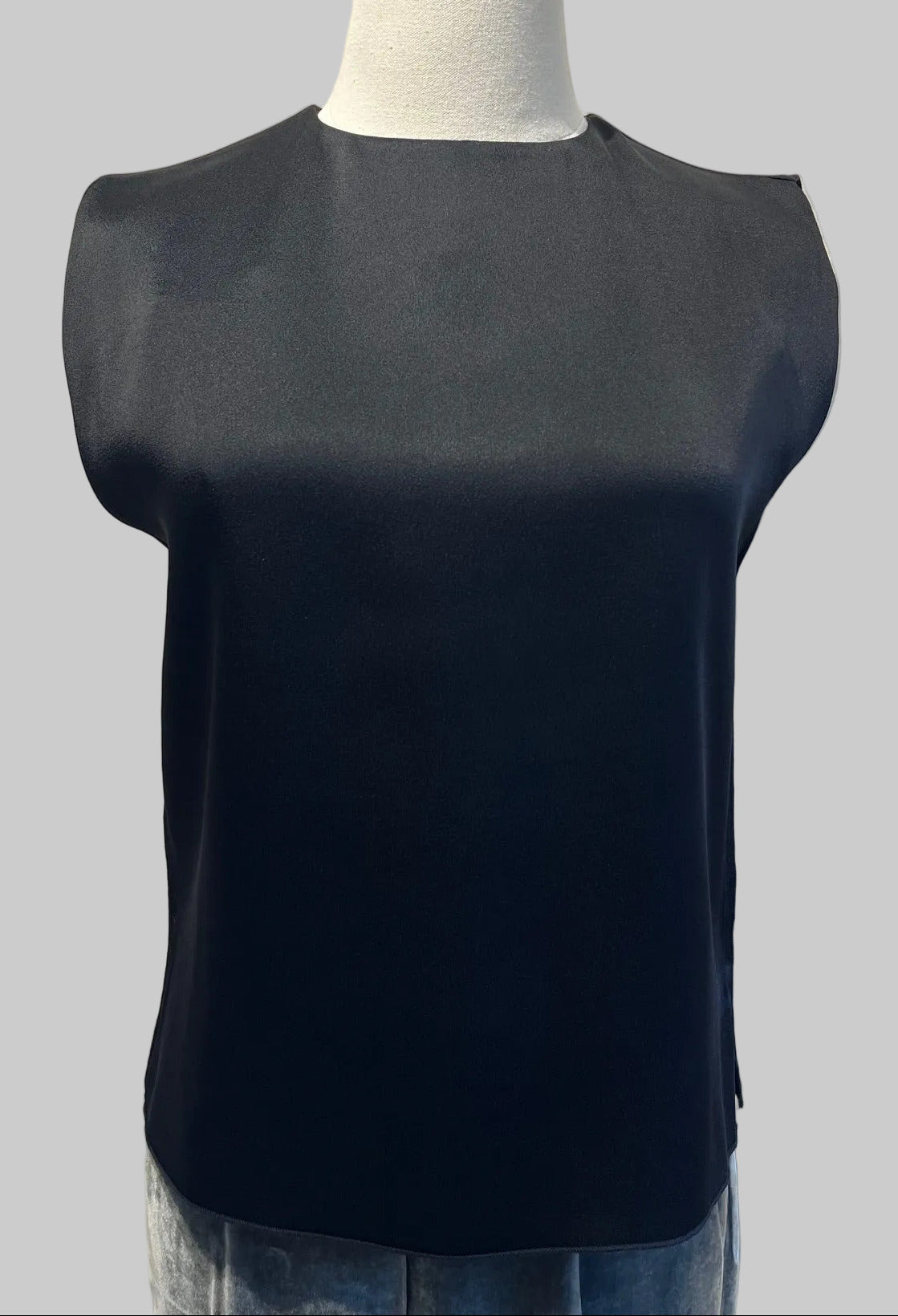 Envers shiny satin top black