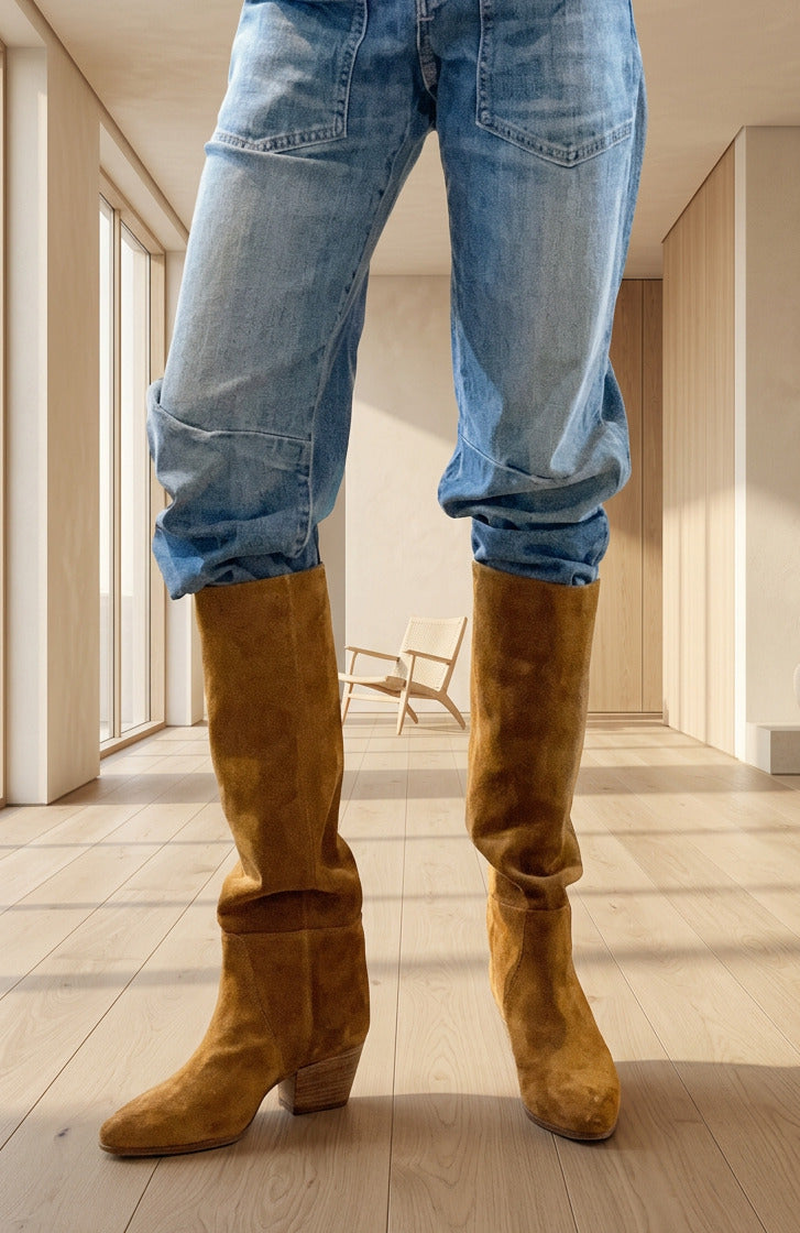 Tall boot in vintage suede