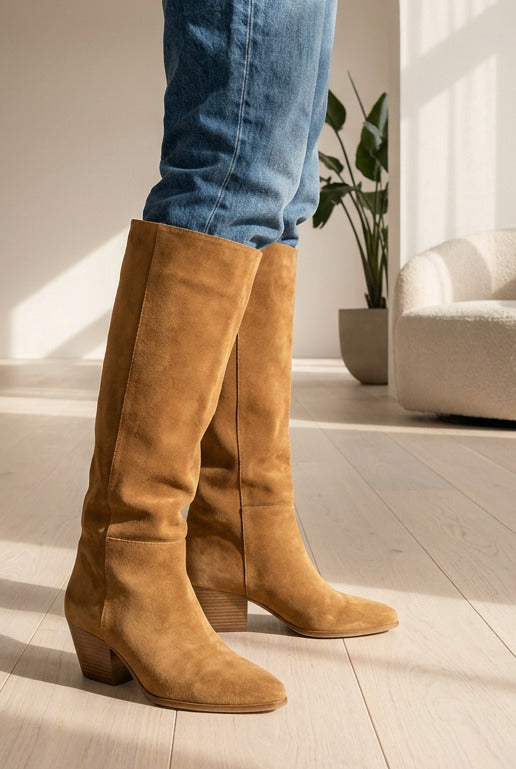 Tall boot in vintage suede