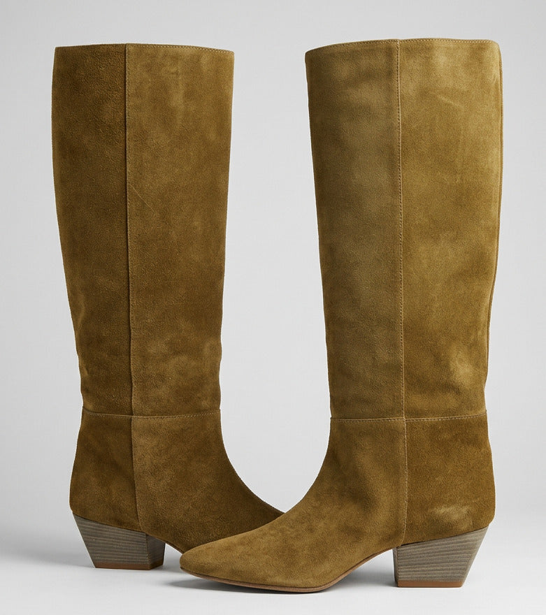 Tall boot in vintage suede
