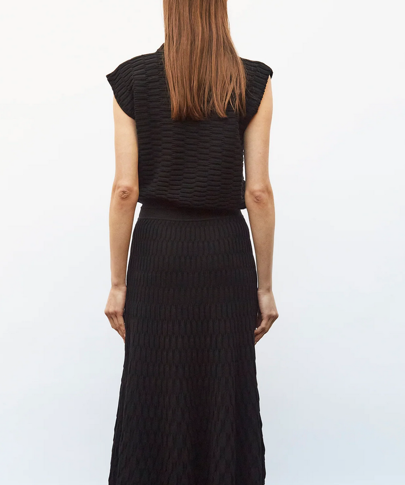 Toucan plain zellige knit top black noir