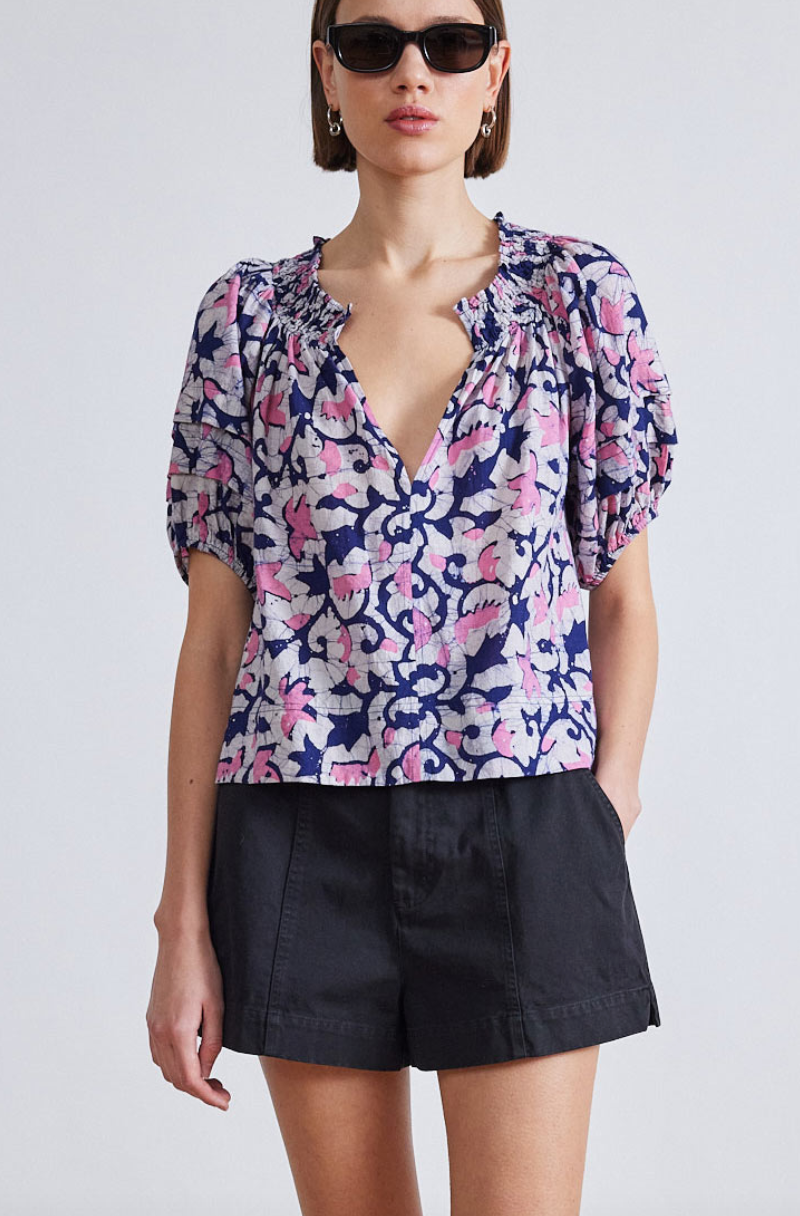 Caminitas puff sleeve top la vida batik rosa