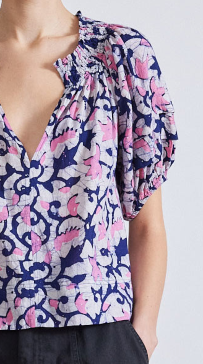Caminitas puff sleeve top la vida batik rosa