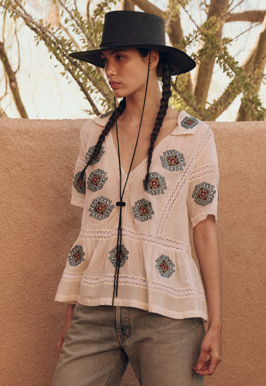the santa fe top with folklore embroidery in cream