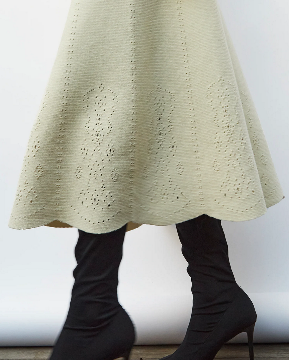 Biscotte eyelet embroidery knit skirt naturel