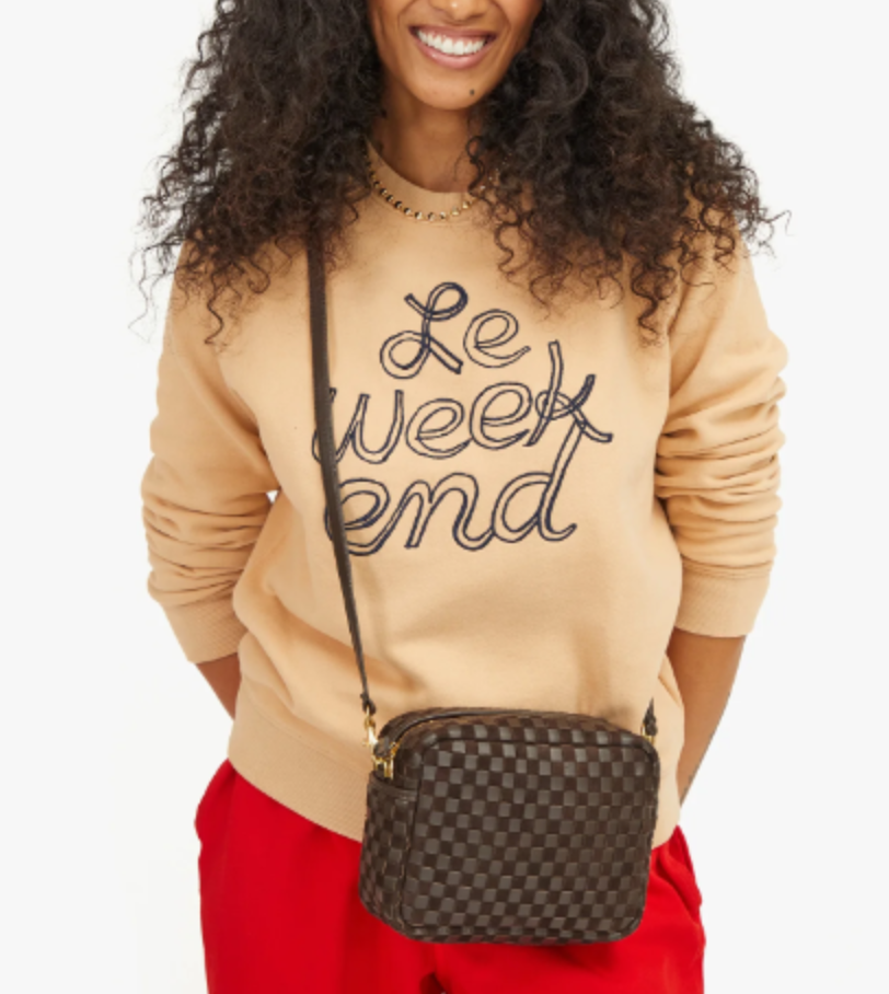 sweatshirt sand w/ embroidered navy le weekend