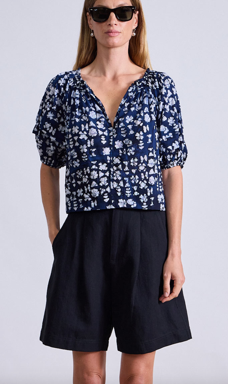 Caminitas puff sleeve top batik geo indigo