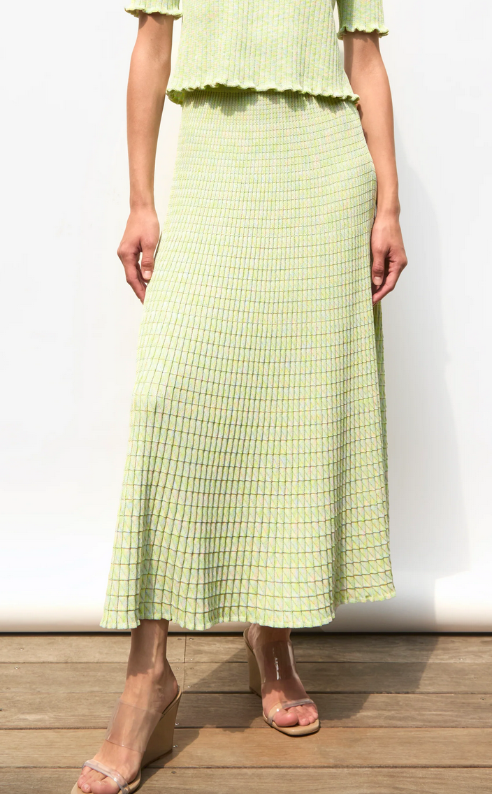 Cocktail fluid skirt in origami knit iridescent green