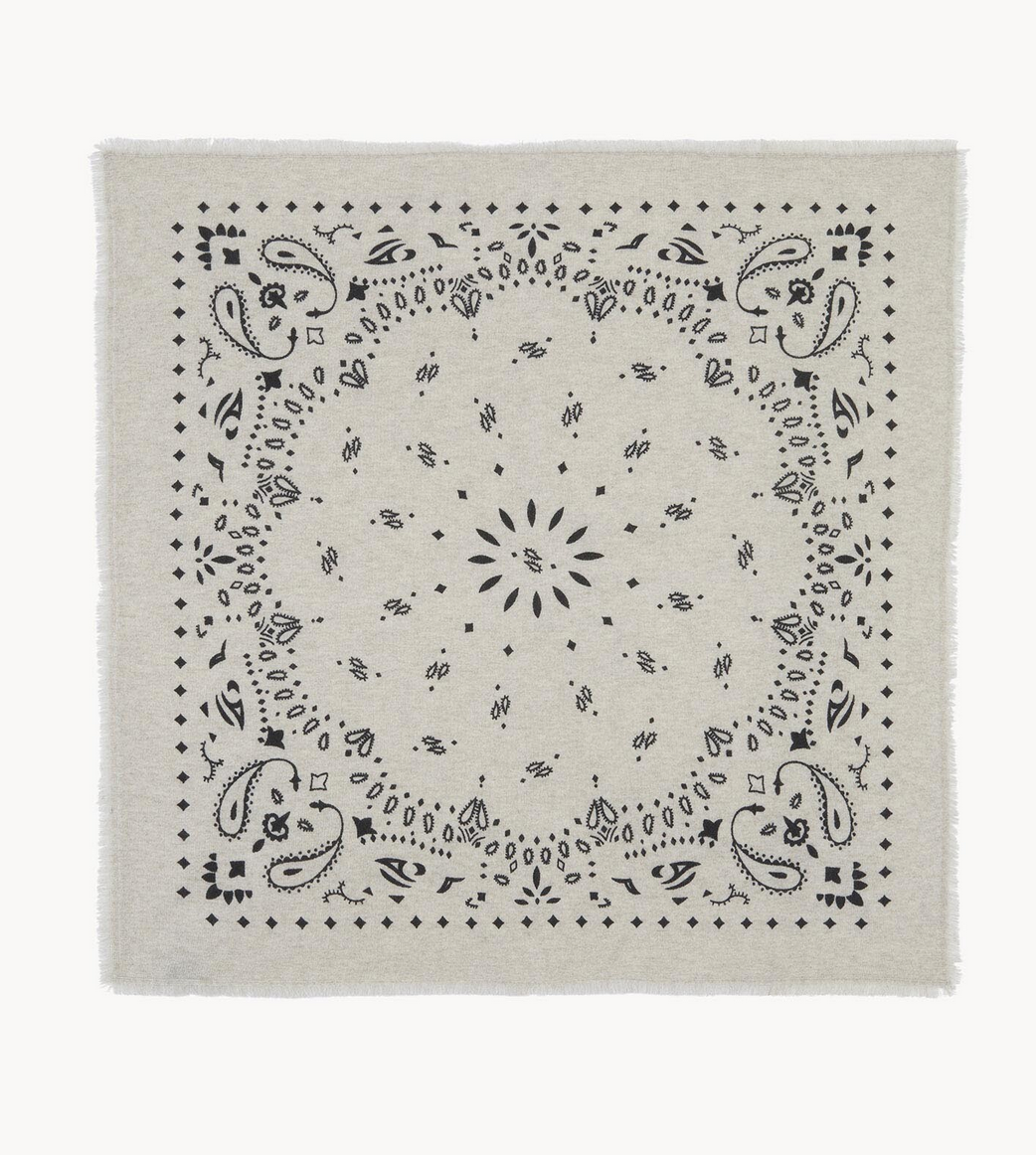 Large bandana hachiko oats white