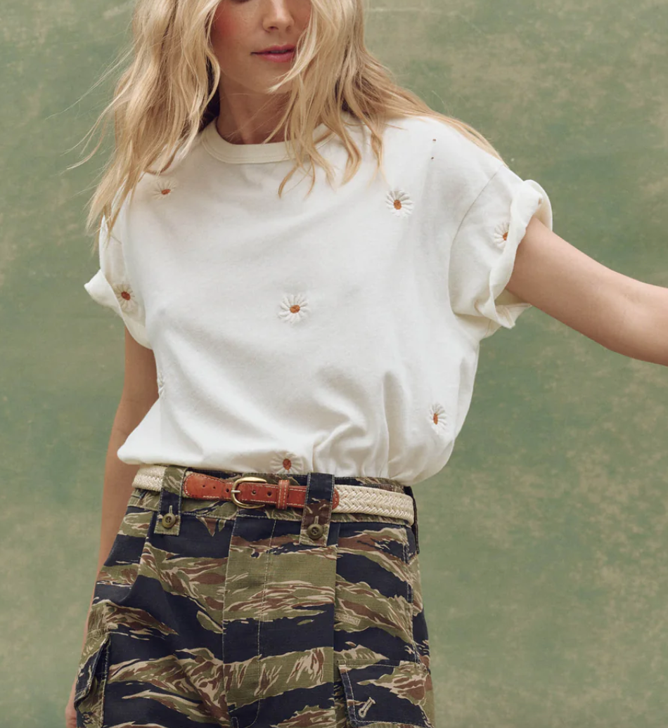 the boxy crew washed white with floating daisy embroidery