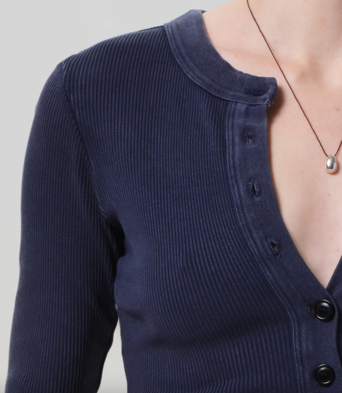 Nali short sleeve henley in mineral navy