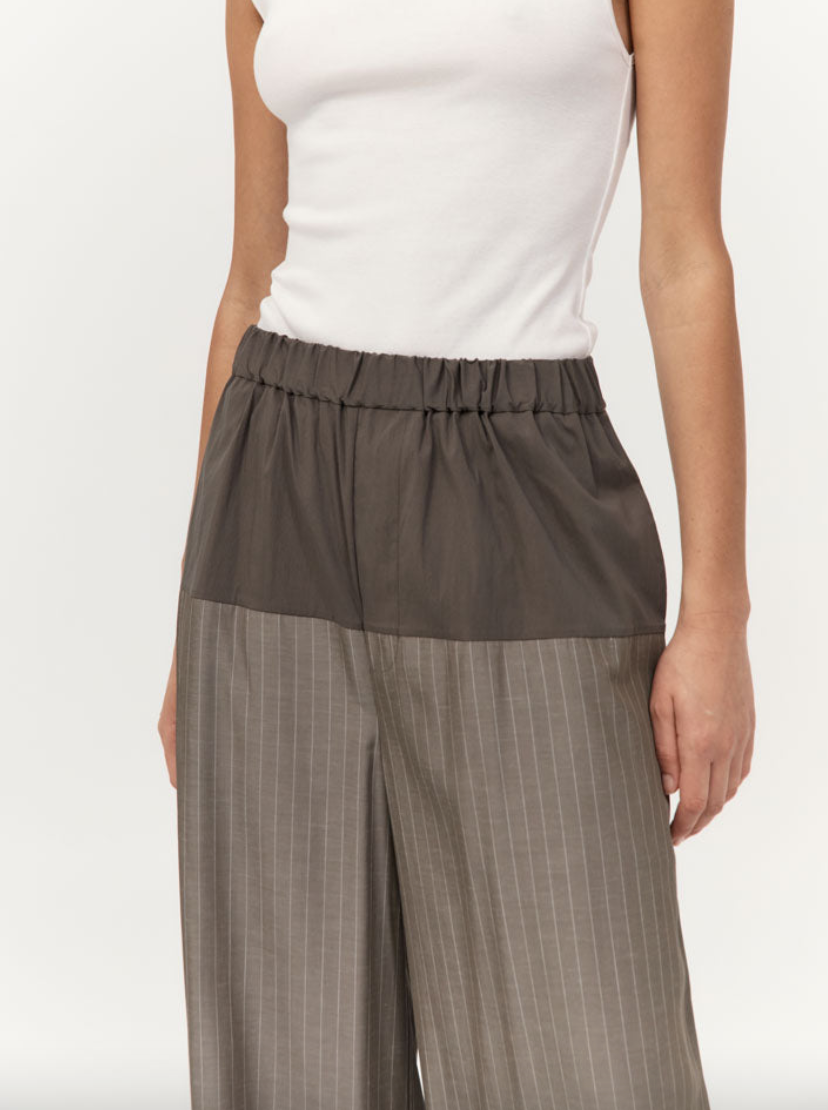 Relaxed slice pants khaki