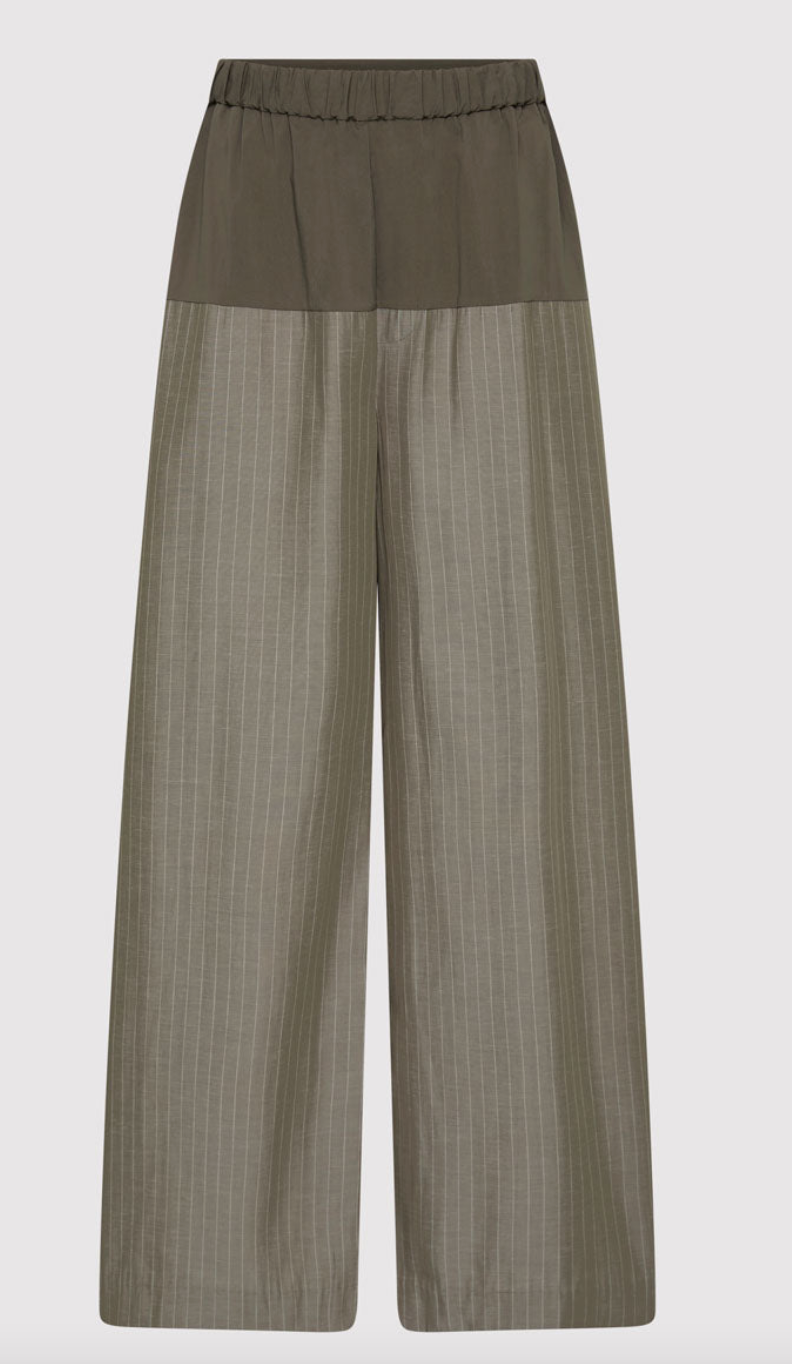 Relaxed slice pants khaki