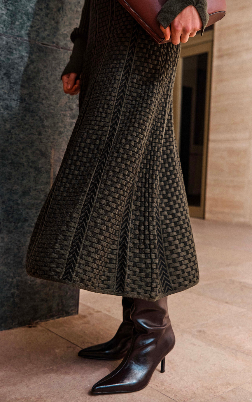 Alabama mid-length knit skirt khaki deep black