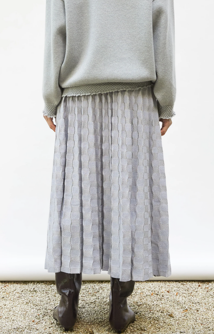 delicate skirt in a wavy knit heather grey