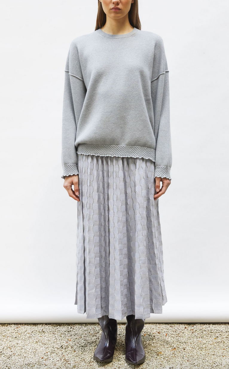 delicate skirt in a wavy knit heather grey