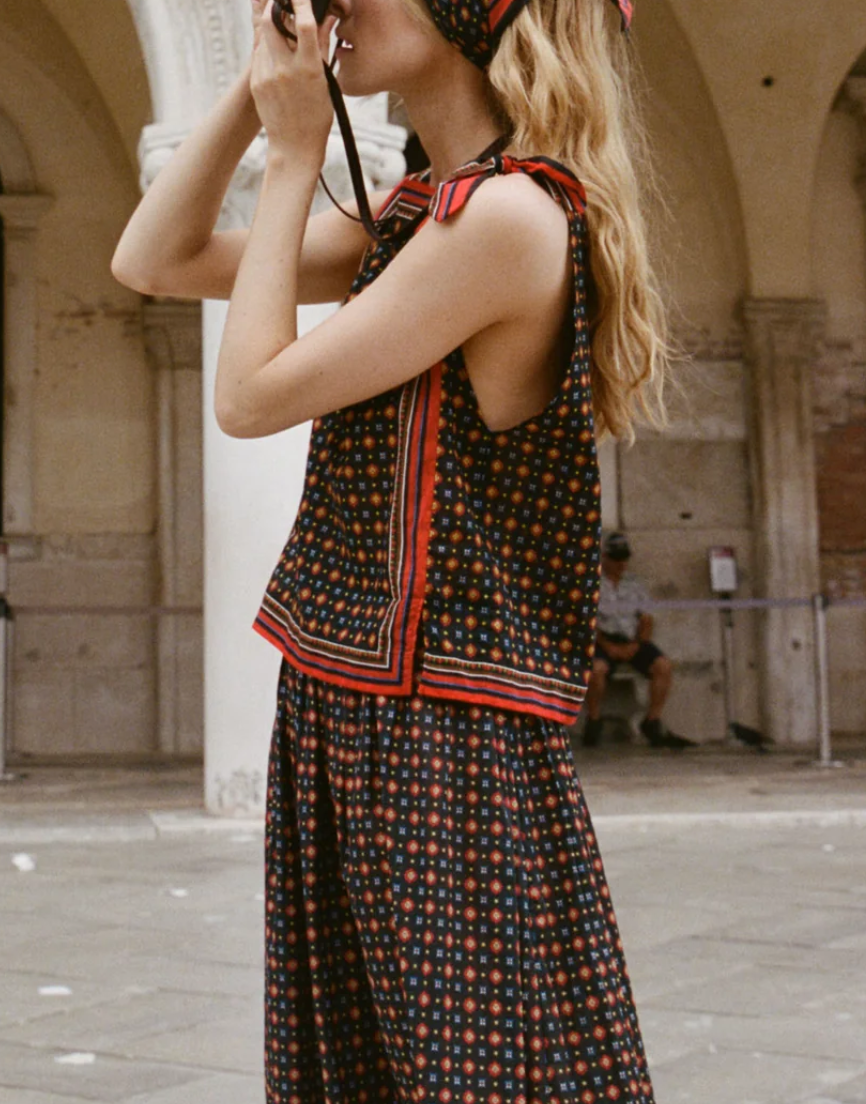 amalia top noir montmartre foulard