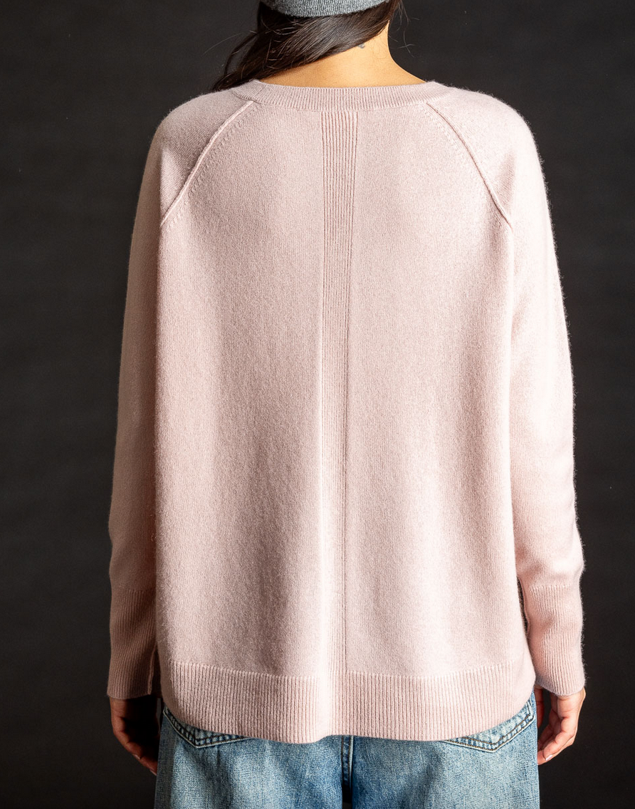 Side button cashmere crewneck misty rose