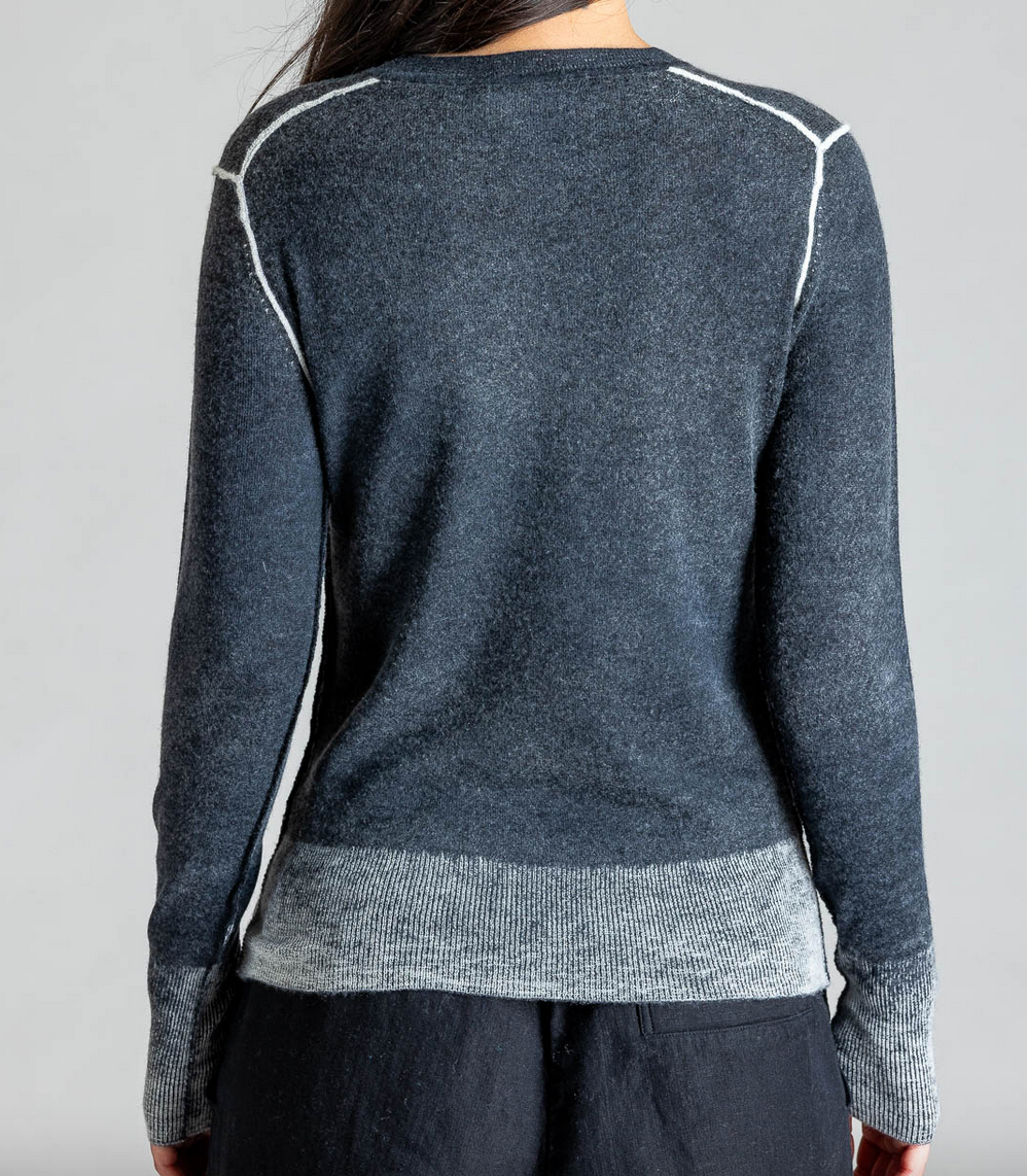 Reversible printed crew in worsted cashmere off black