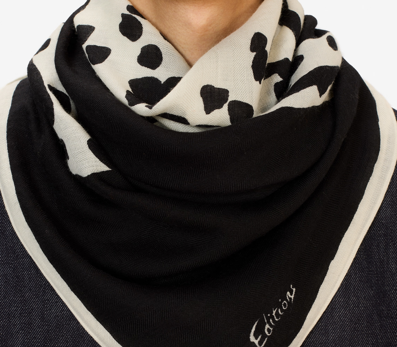 square scarf 100 feline black