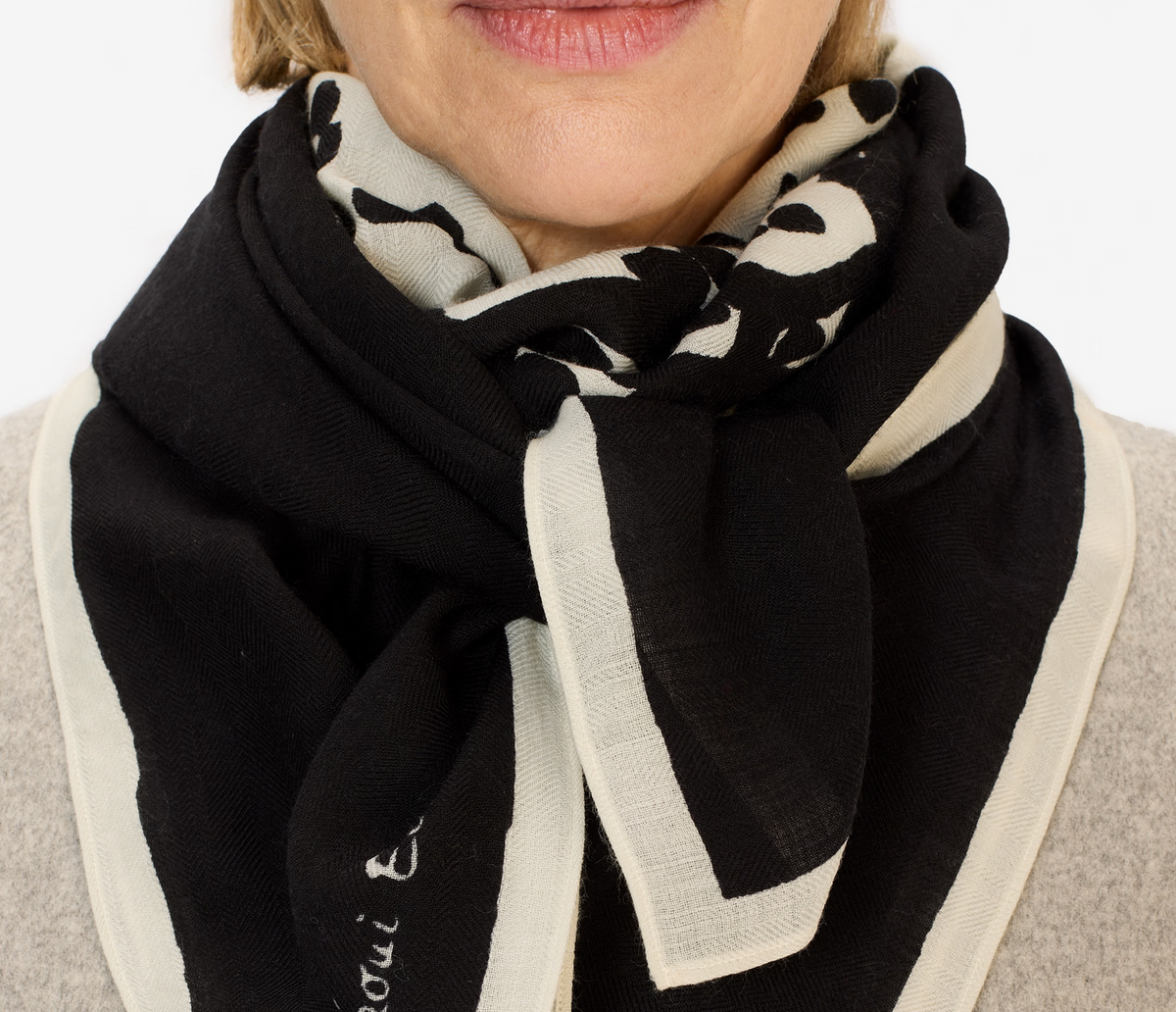 square scarf 100 feline black