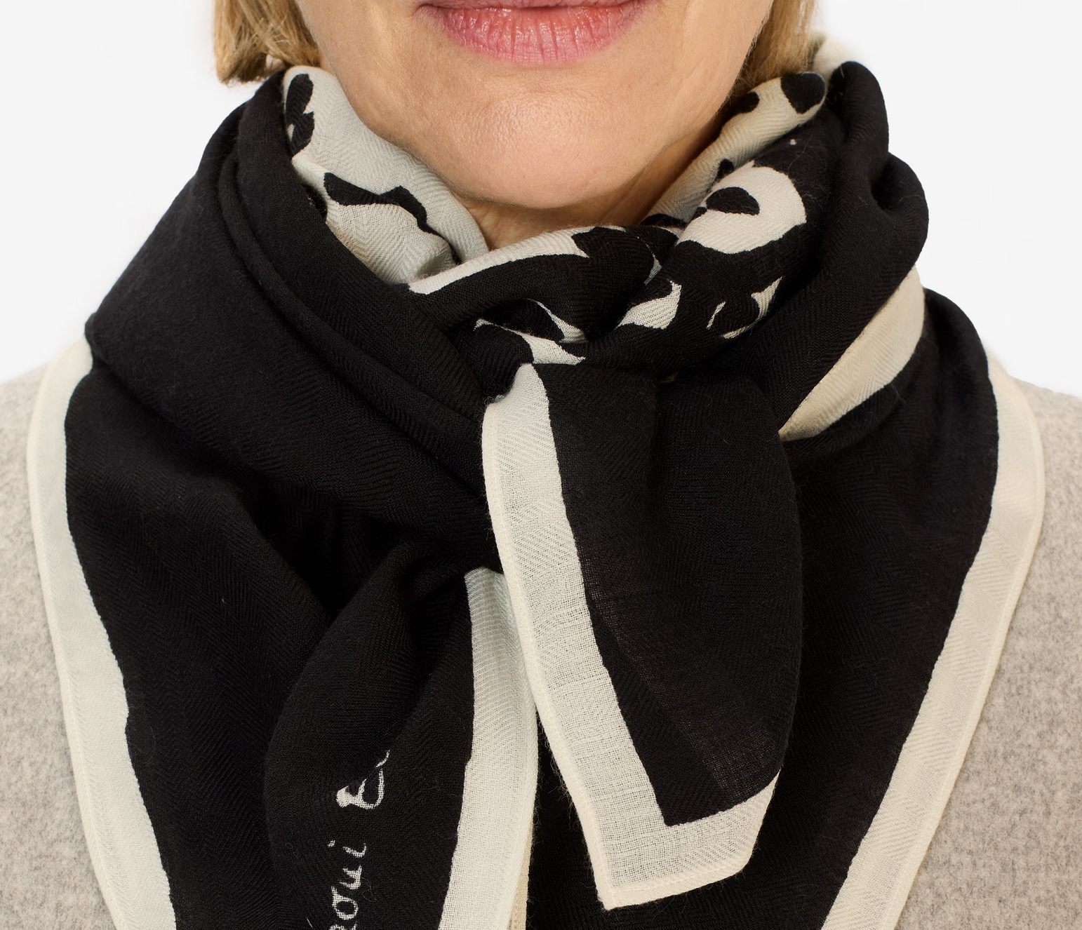 square scarf 100 feline black