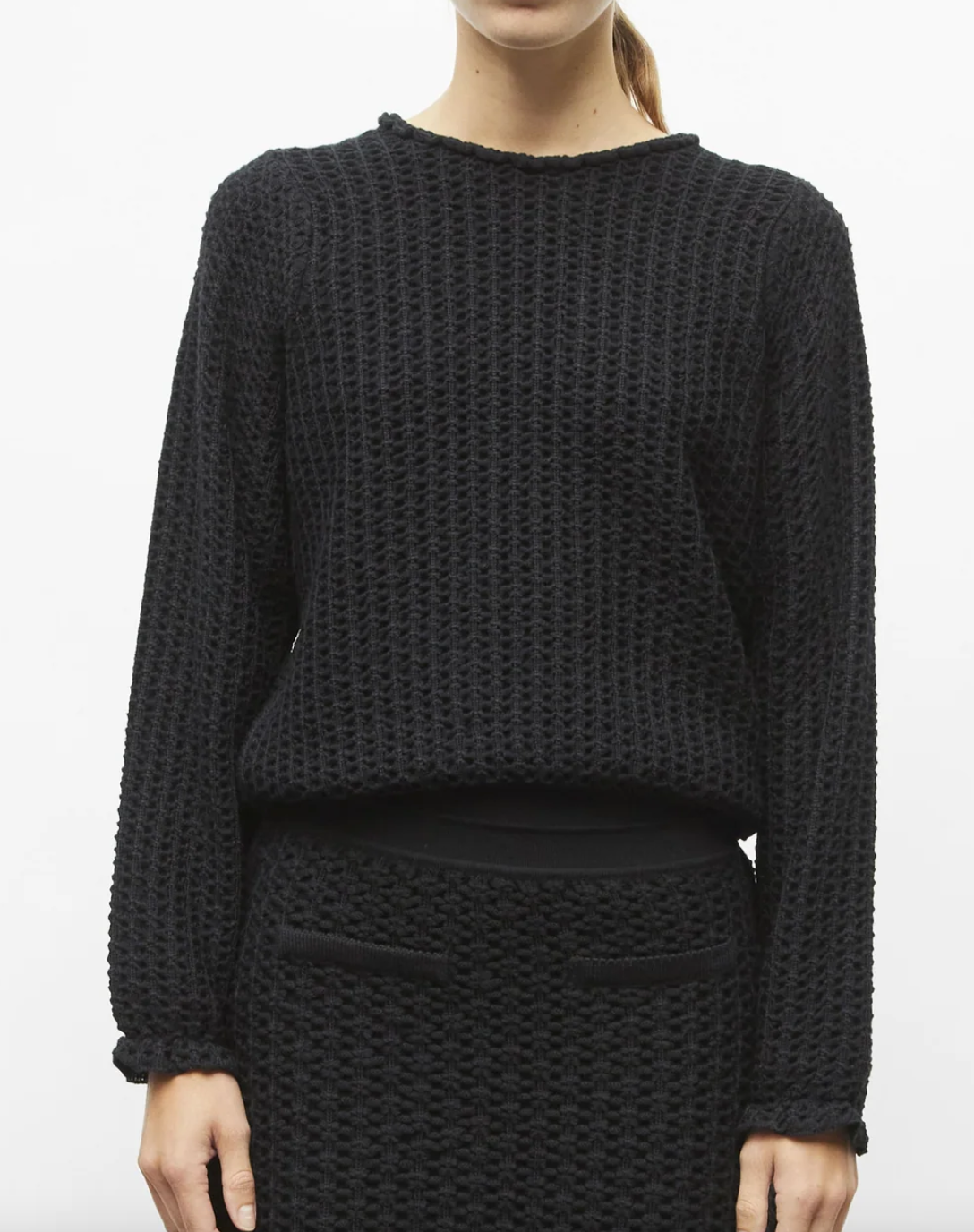 Dahlia round collared top knit deep black