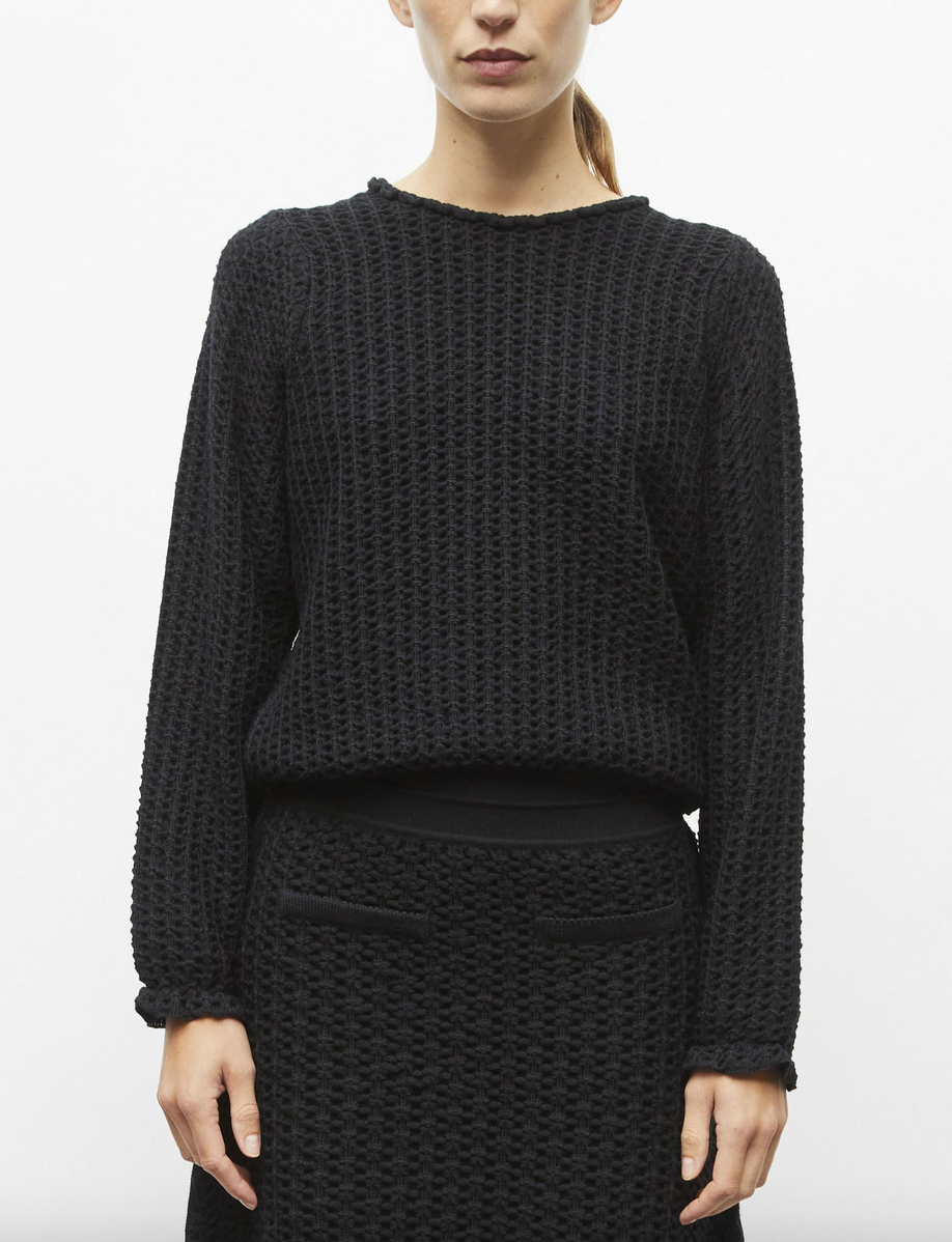 Dahlia round collared top knit deep black
