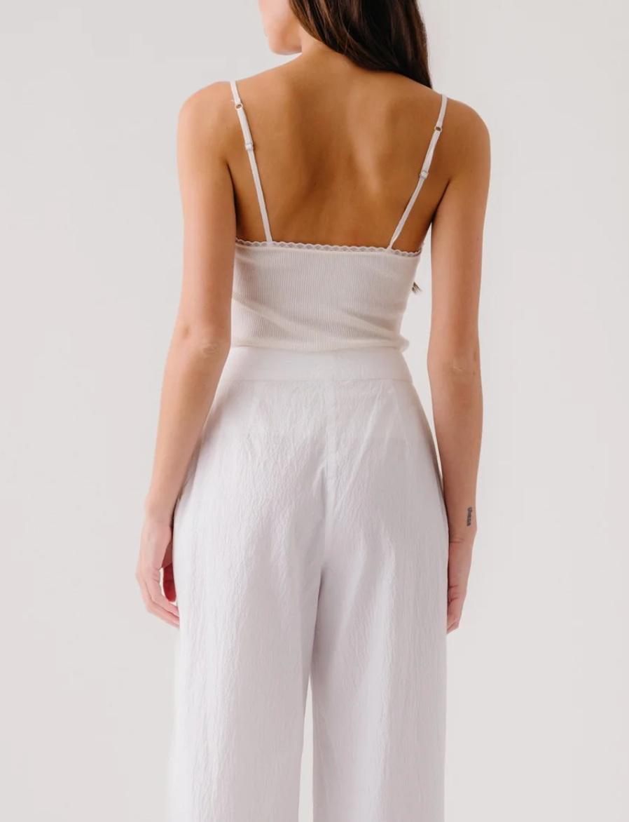 ada v-neck cami with lace gardenia