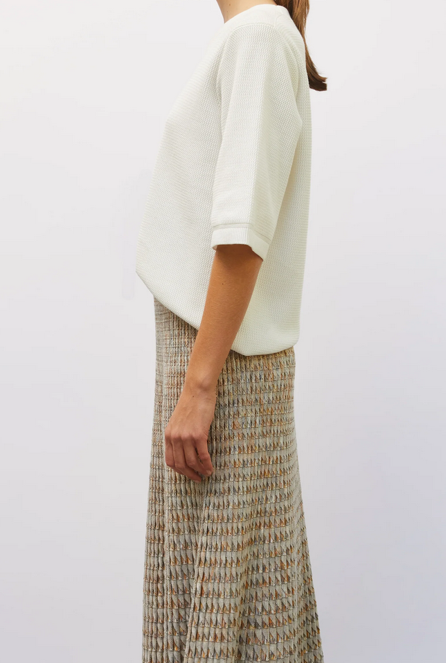 Bari top in fine wavy knit milk