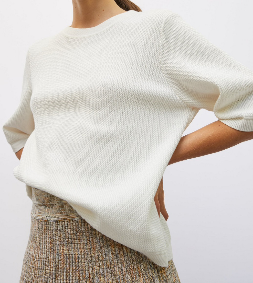 Bari top in fine wavy knit milk