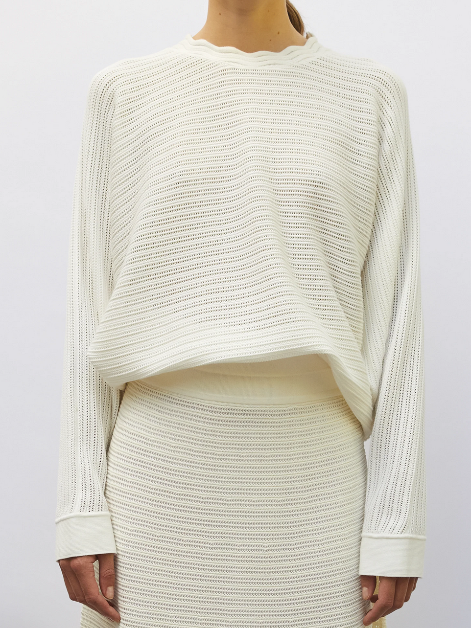 envol wide top in pointelle knit milk