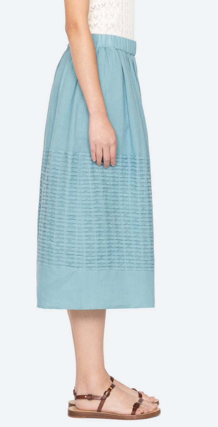 violet skirt blue