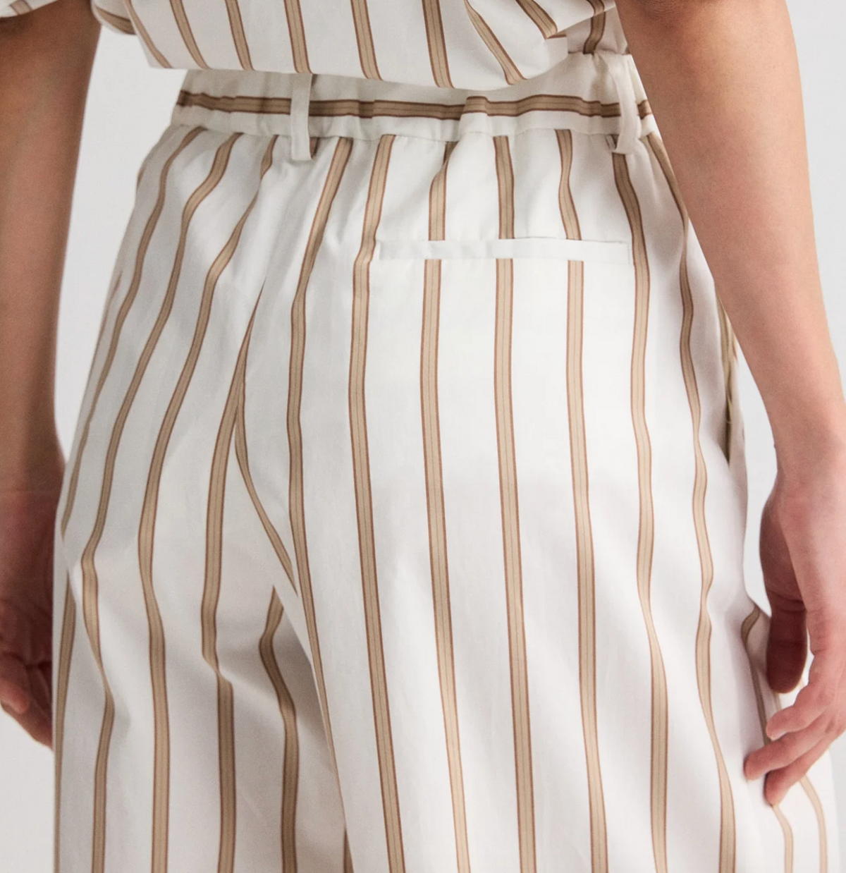 white / khaki hudson st pant in yarn dye super pop