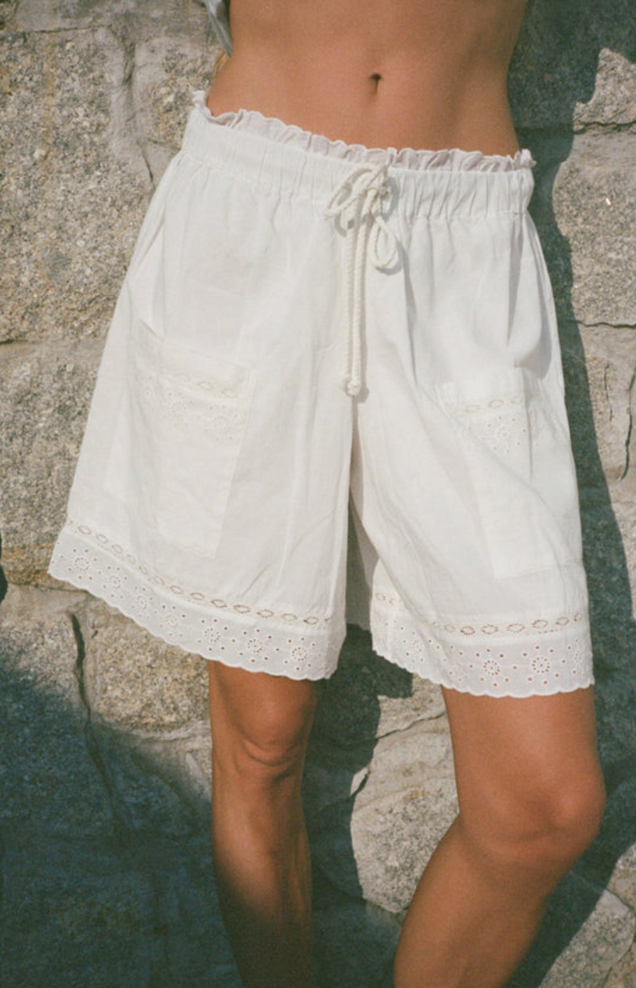 neria white embrodered cotton short
