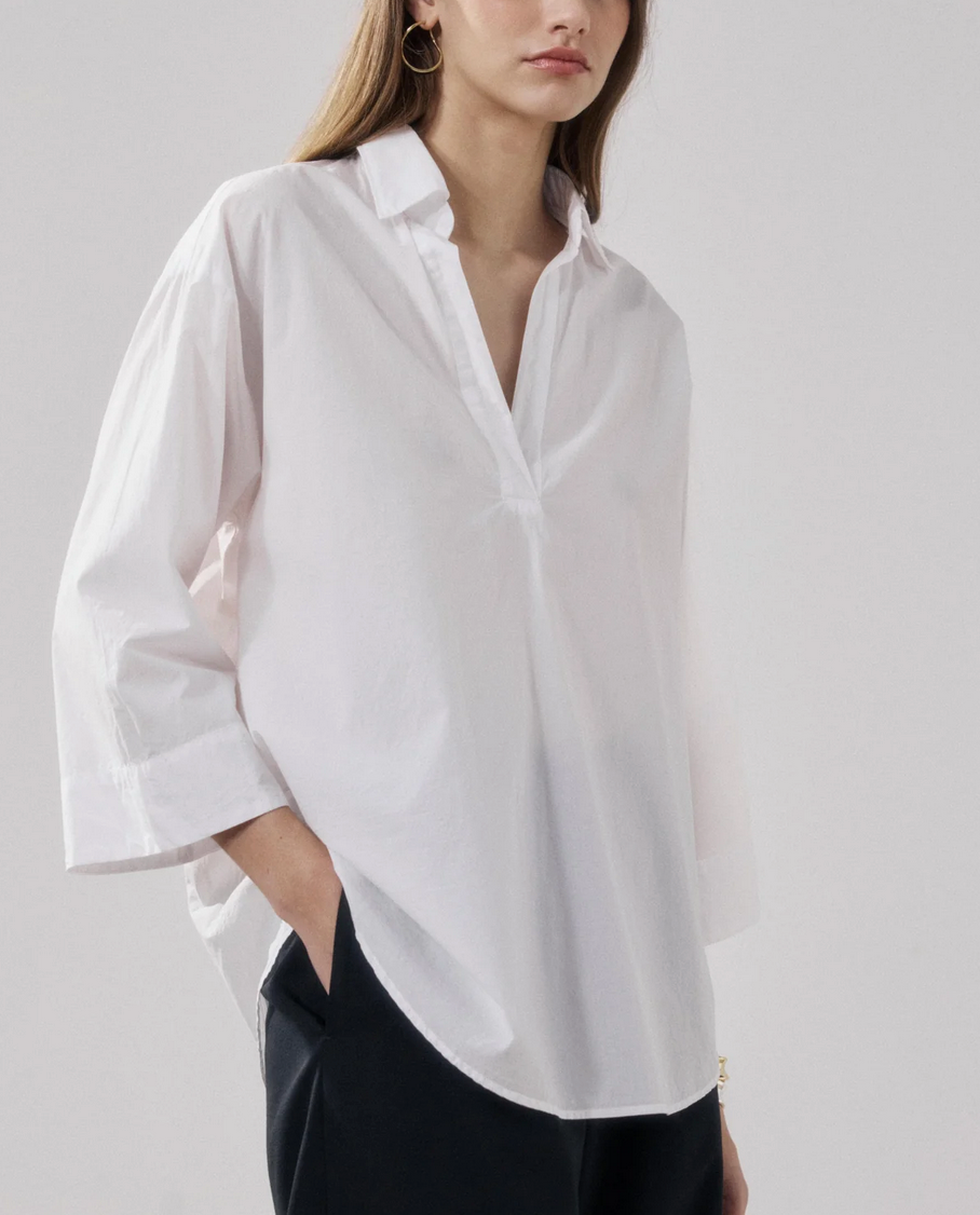 cola white polin shirt