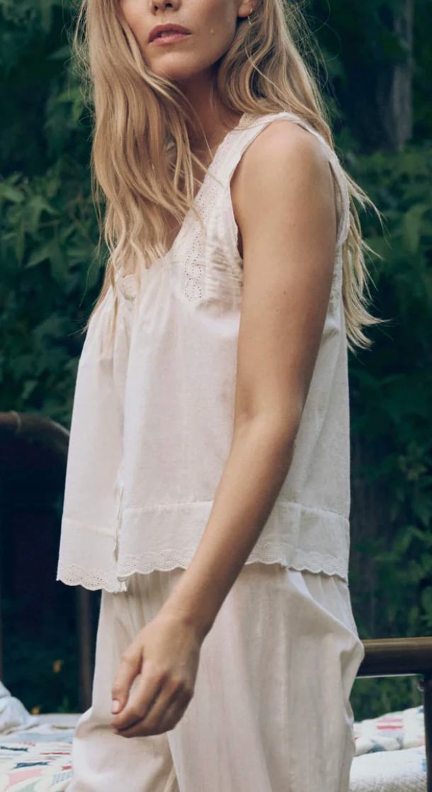eyelet tank white
