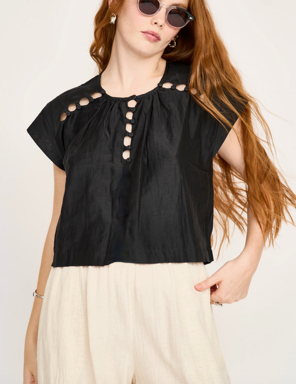 merida cut out top black