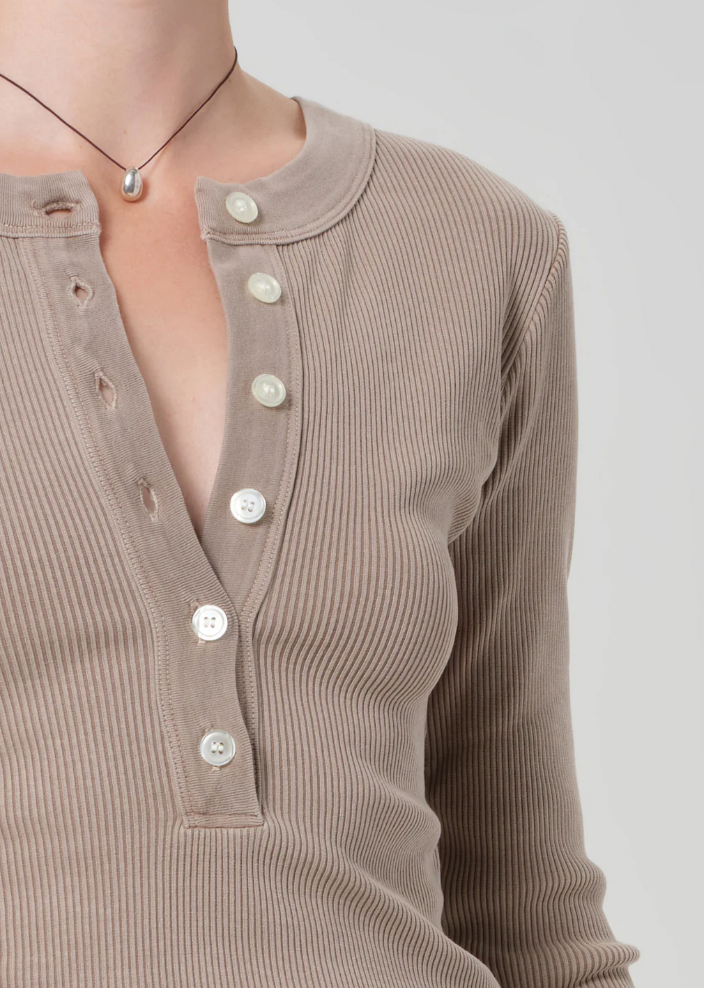 Varra Henley Sandatlas