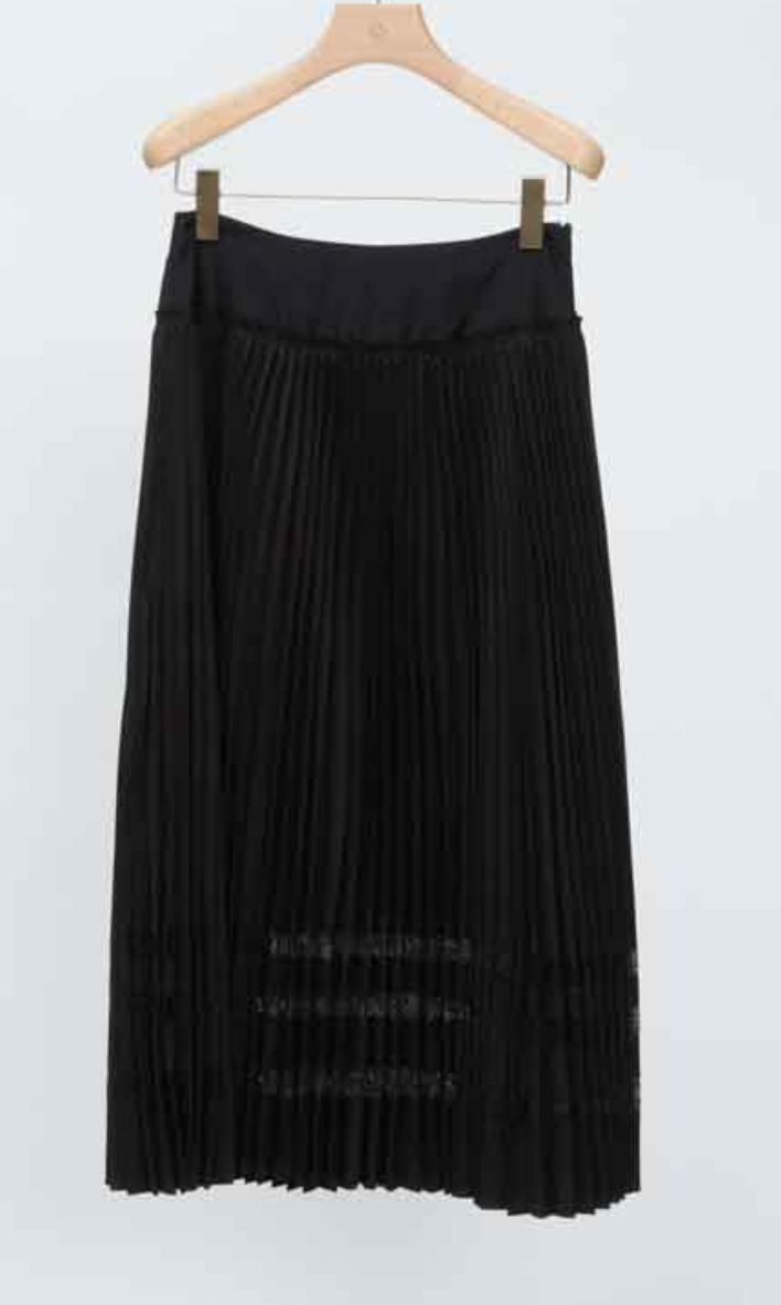 Midi Pleated Skirt With Lace Insert Black