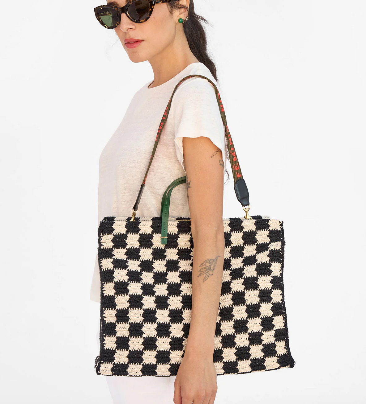summer simple tote black/cream crochet checker