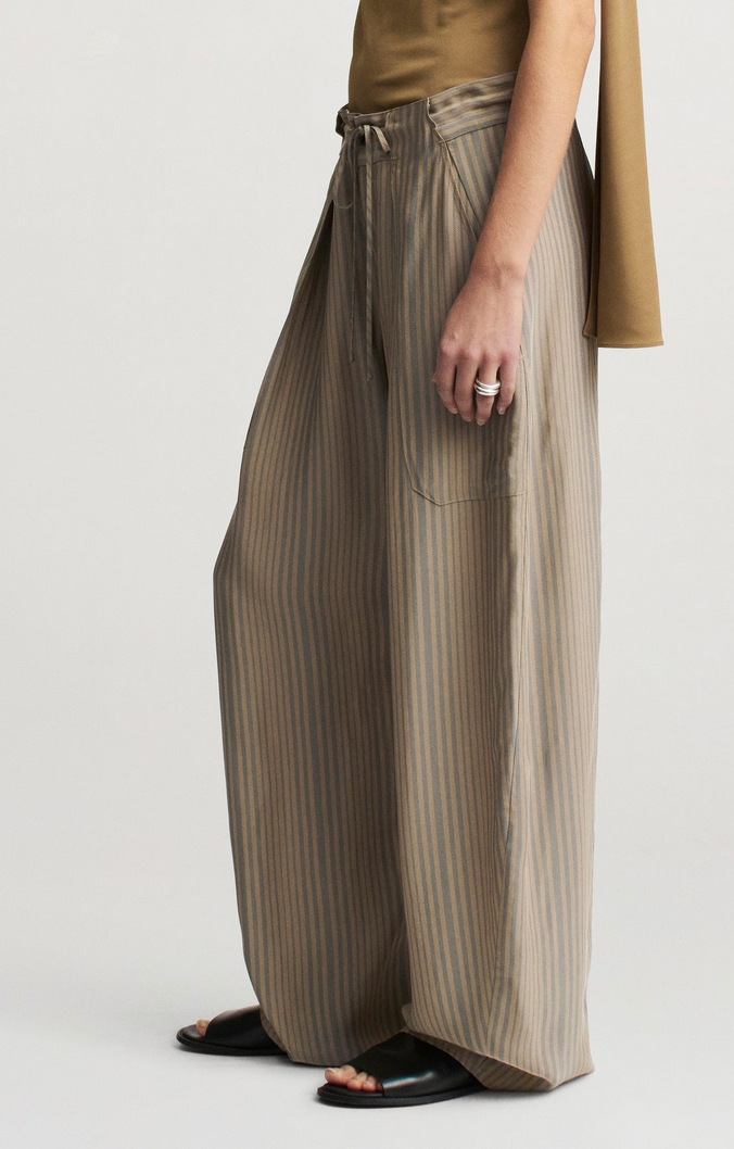 Clemence pant in fluid viscose tidal stripe