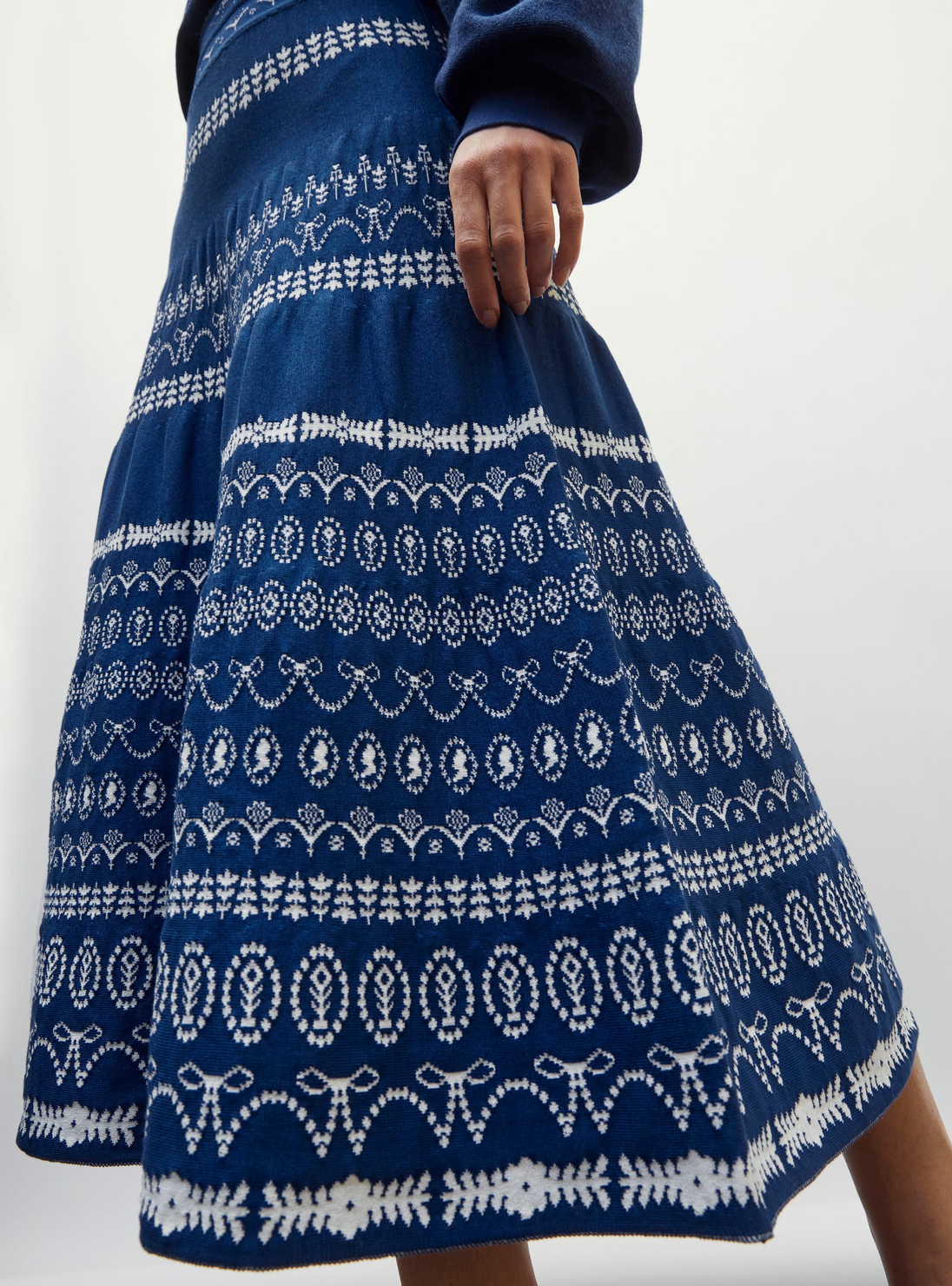 Faience fine knit skirt in blue faience milk