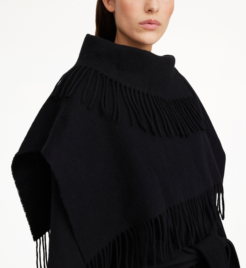 Turtla Wool Fringe Bib Black