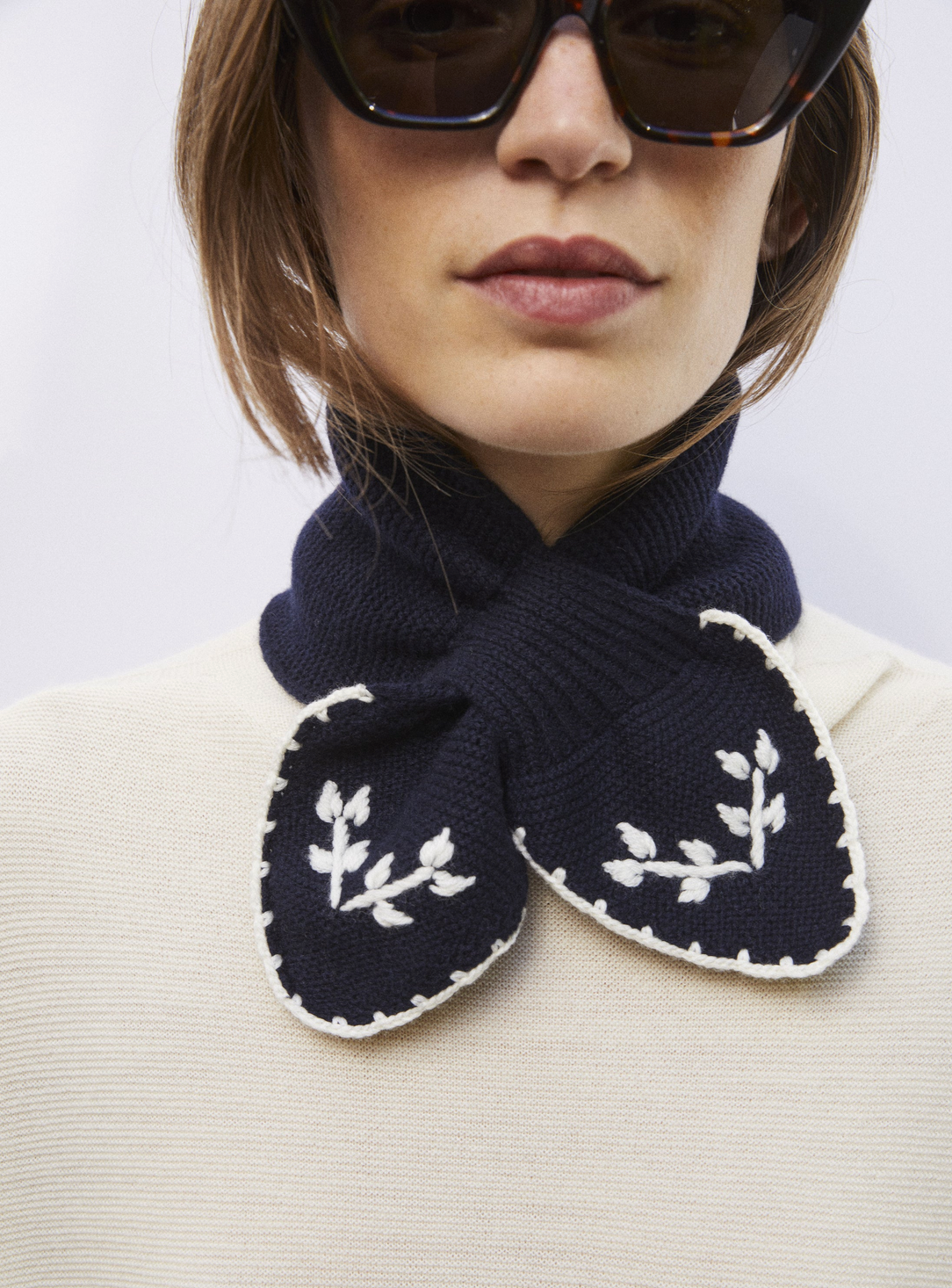 Hand-Embroidered Neck Scarf Midnight-Natural